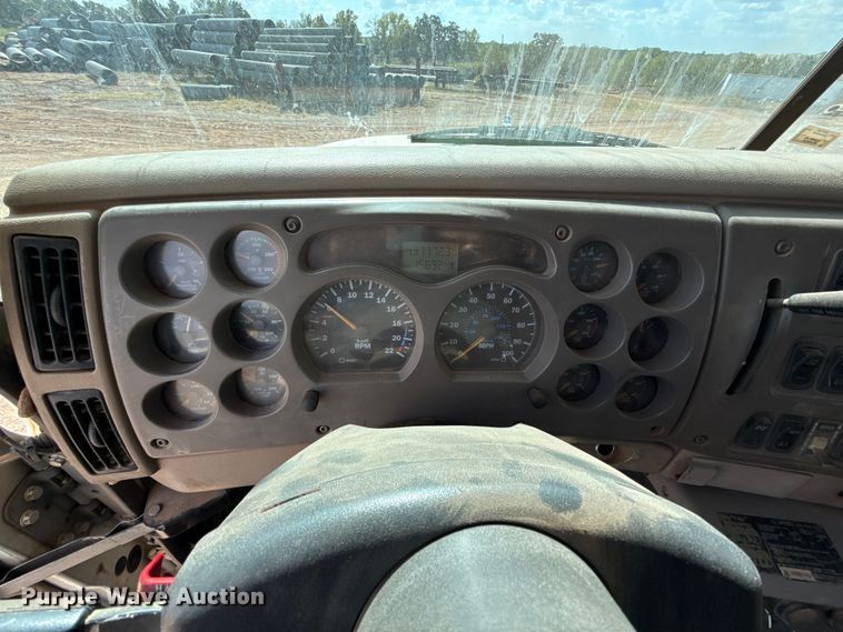 image for item EU5021 2003 Mack CH613 dump truck