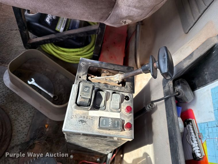 image for item EU5021 2003 Mack CH613 dump truck