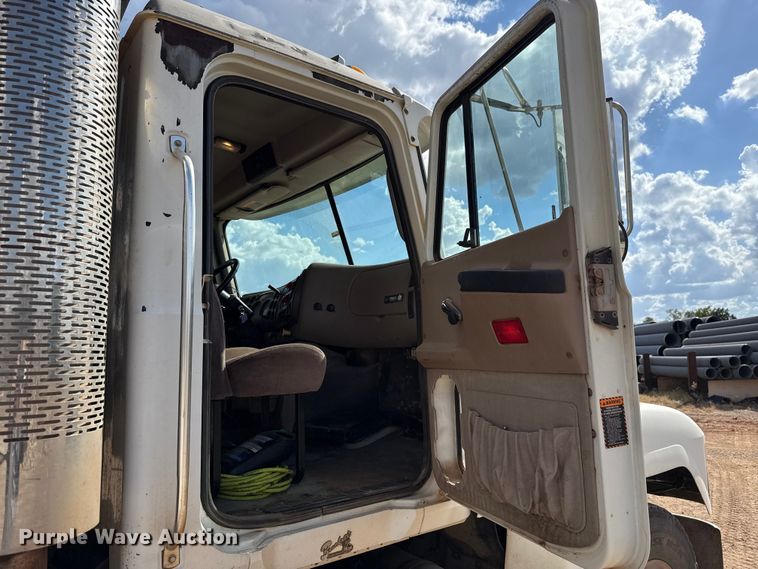 image for item EU5021 2003 Mack CH613 dump truck