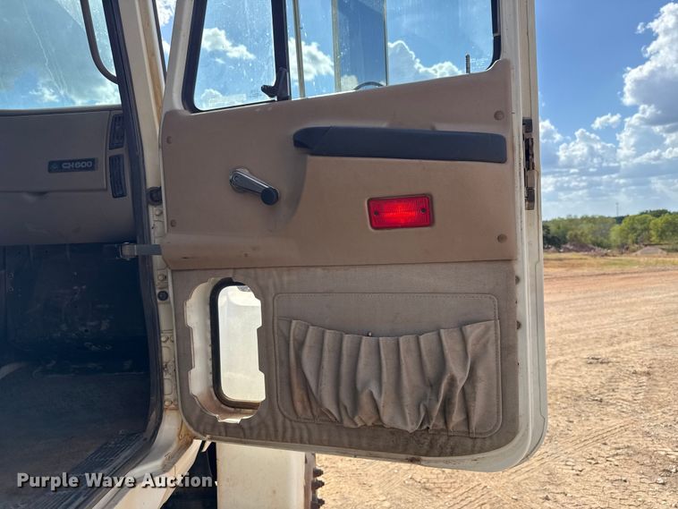 image for item EU5021 2003 Mack CH613 dump truck