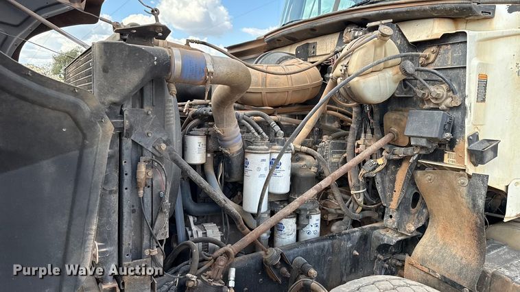 image for item EU5021 2003 Mack CH613 dump truck