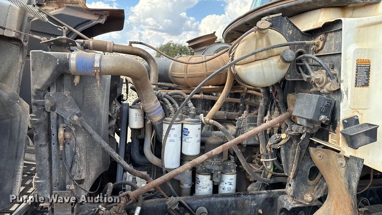 image for item EU5021 2003 Mack CH613 dump truck