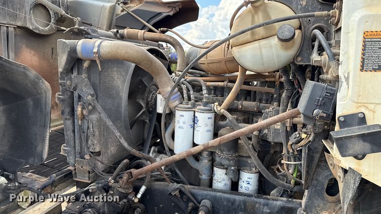 image for item EU5021 2003 Mack CH613 dump truck