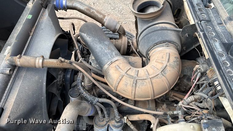 image for item EU5021 2003 Mack CH613 dump truck