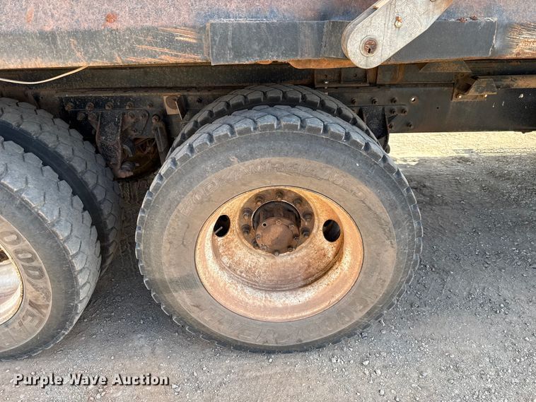 image for item EU5021 2003 Mack CH613 dump truck