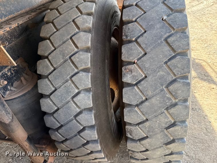 image for item EU5021 2003 Mack CH613 dump truck