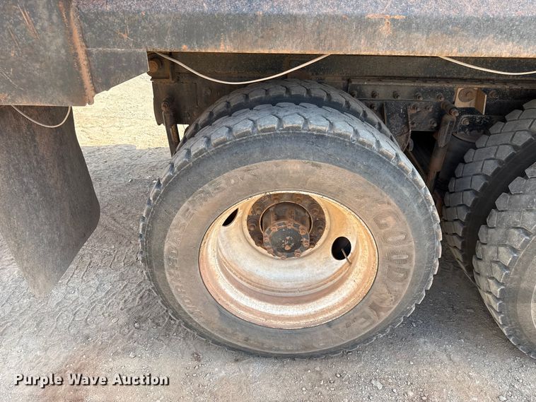 image for item EU5021 2003 Mack CH613 dump truck