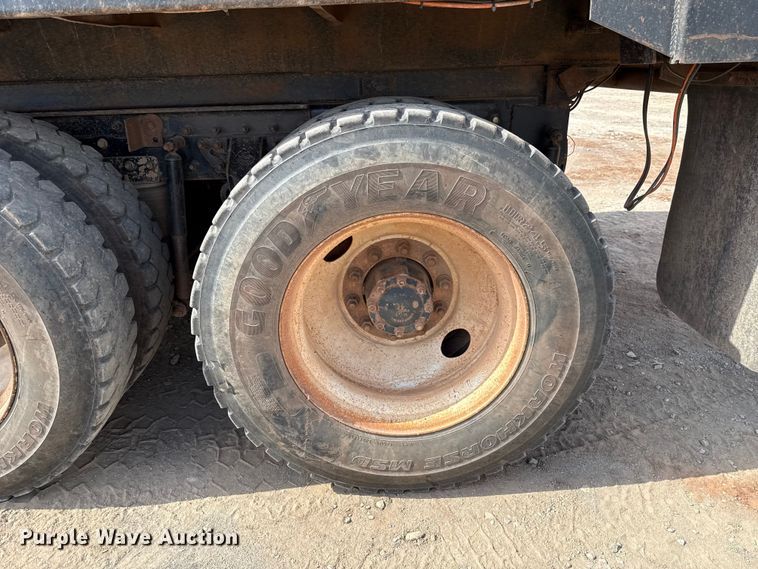 image for item EU5021 2003 Mack CH613 dump truck