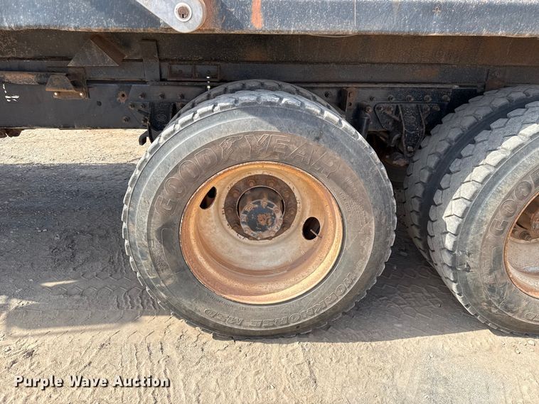 image for item EU5021 2003 Mack CH613 dump truck