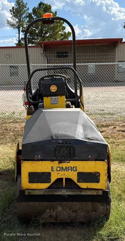 image for item EU5023 2005 Bomag BW900-2 double drum roller