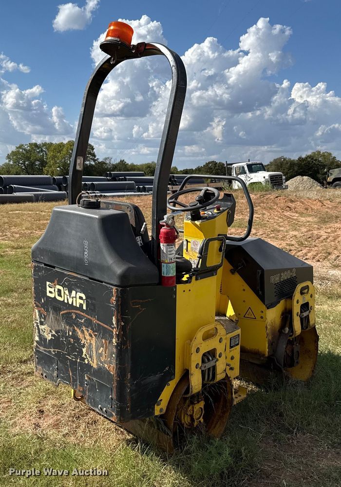 image for item EU5023 2005 Bomag BW900-2 double drum roller