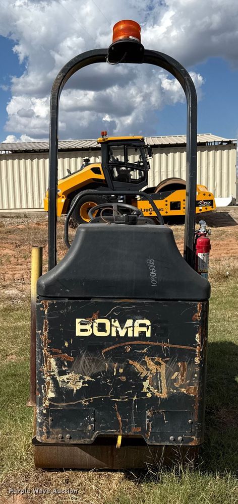 image for item EU5023 2005 Bomag BW900-2 double drum roller