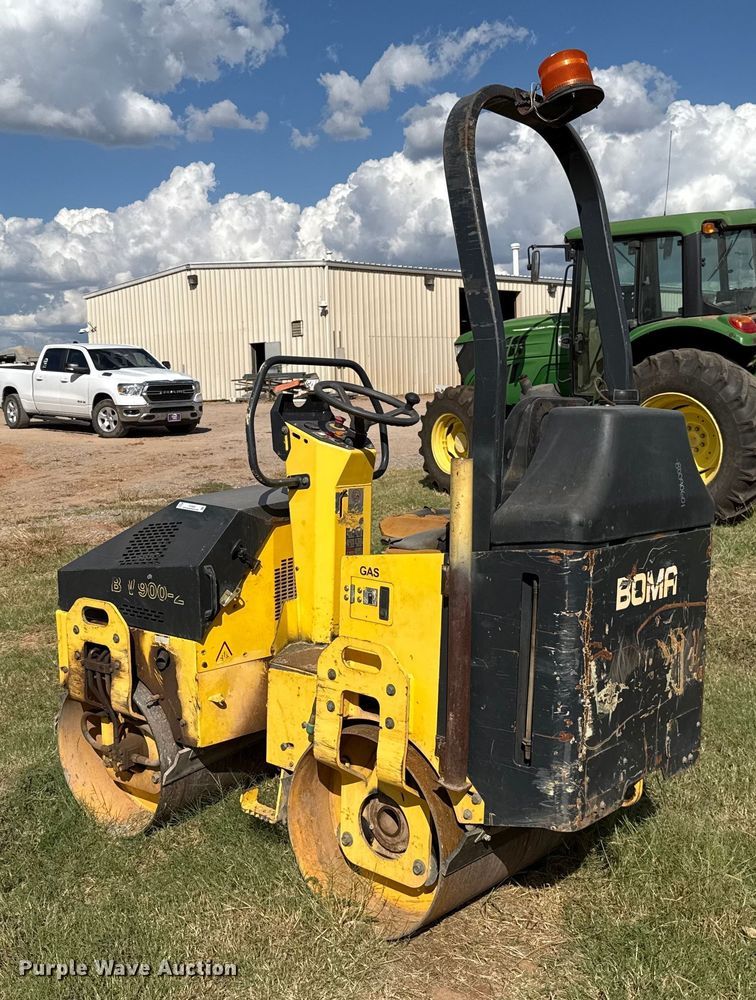 image for item EU5023 2005 Bomag BW900-2 double drum roller