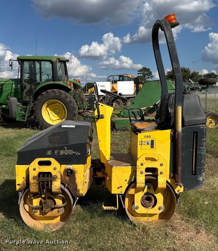 image for item EU5023 2005 Bomag BW900-2 double drum roller