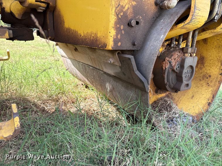 image for item EU5023 2005 Bomag BW900-2 double drum roller