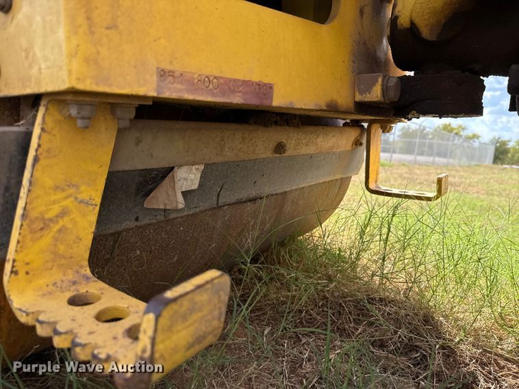 image for item EU5023 2005 Bomag BW900-2 double drum roller