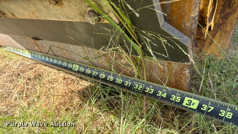 image for item EU5023 2005 Bomag BW900-2 double drum roller