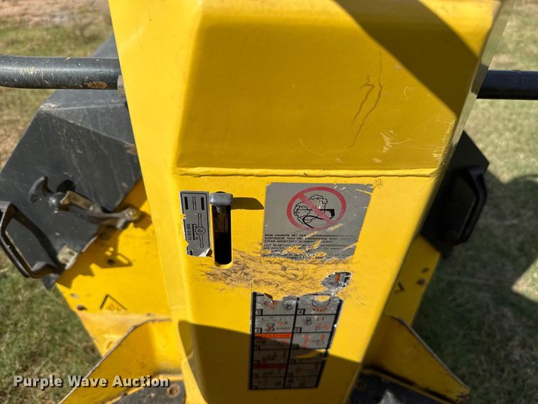 image for item EU5023 2005 Bomag BW900-2 double drum roller