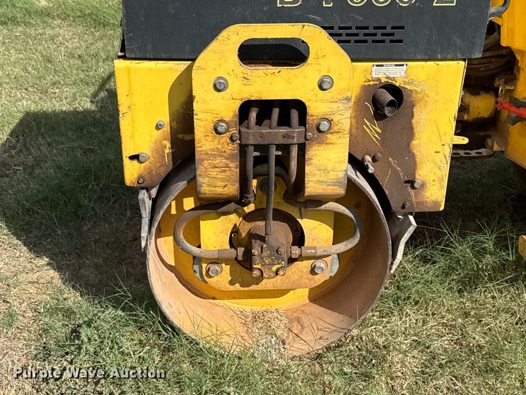 image for item EU5023 2005 Bomag BW900-2 double drum roller