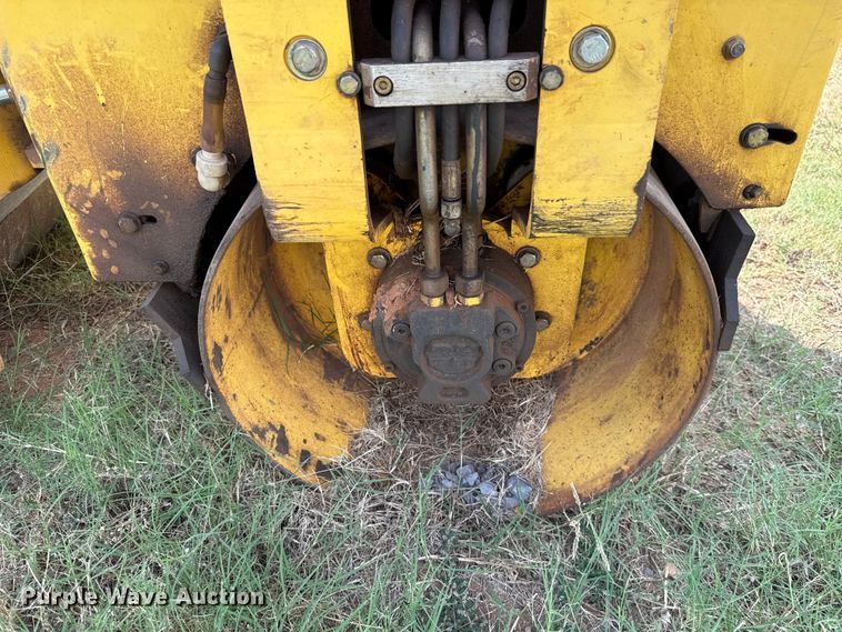 image for item EU5023 2005 Bomag BW900-2 double drum roller