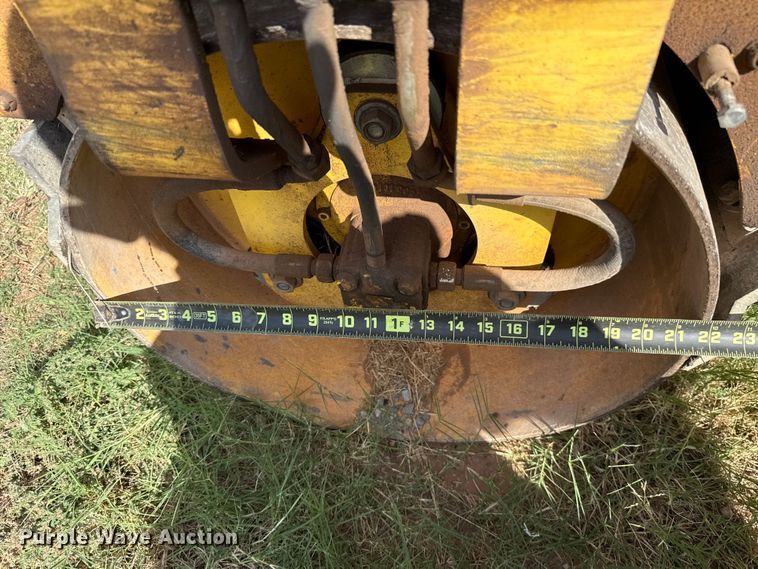 image for item EU5023 2005 Bomag BW900-2 double drum roller