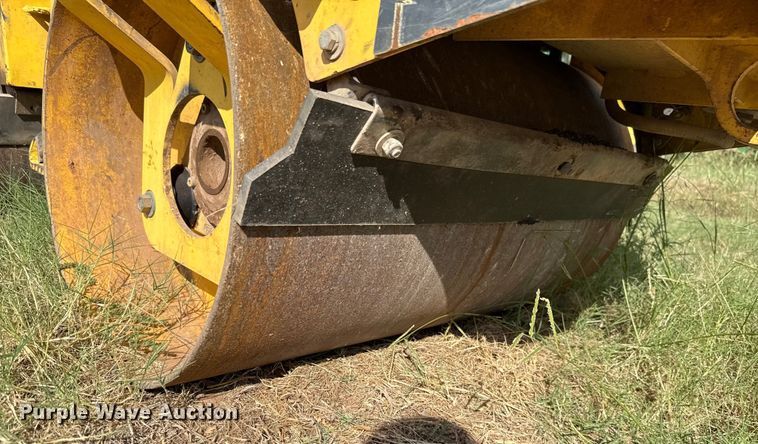 image for item EU5023 2005 Bomag BW900-2 double drum roller