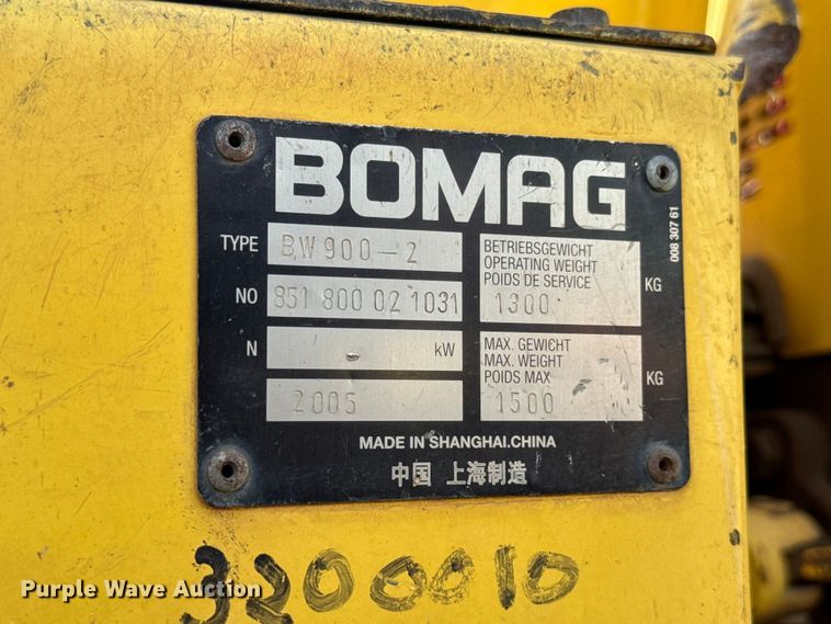 image for item EU5023 2005 Bomag BW900-2 double drum roller