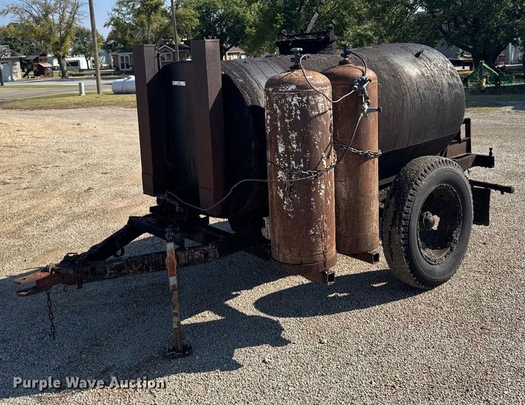 image for item EU6036 Oil distributor trailer