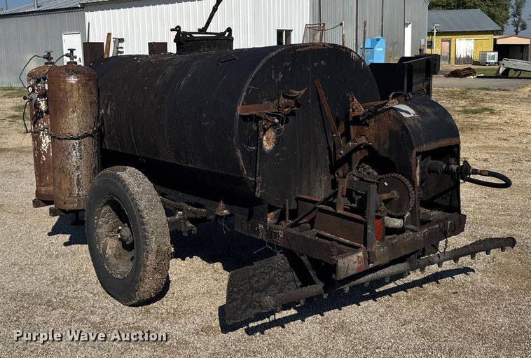 image for item EU6036 Oil distributor trailer