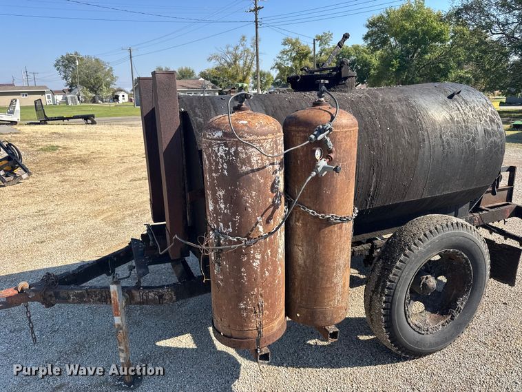 image for item EU6036 Oil distributor trailer