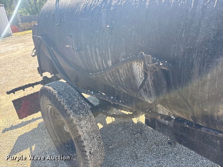 image for item EU6036 Oil distributor trailer