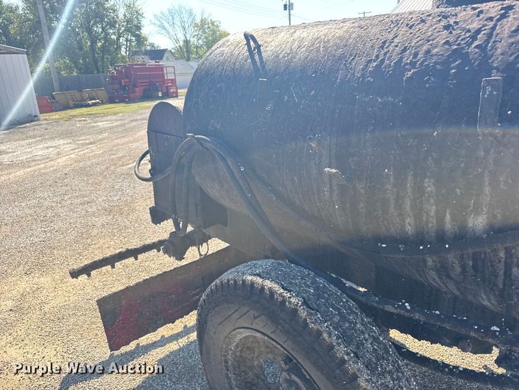 image for item EU6036 Oil distributor trailer