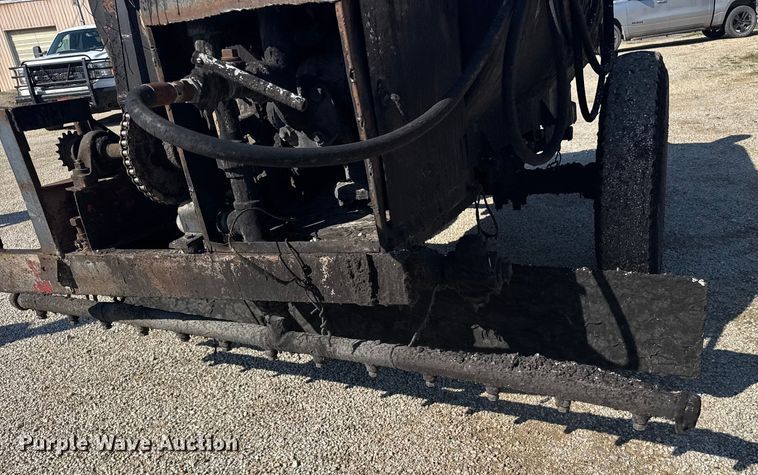 image for item EU6036 Oil distributor trailer