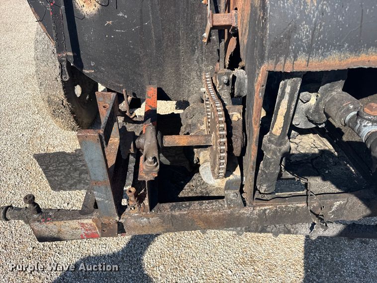 image for item EU6036 Oil distributor trailer