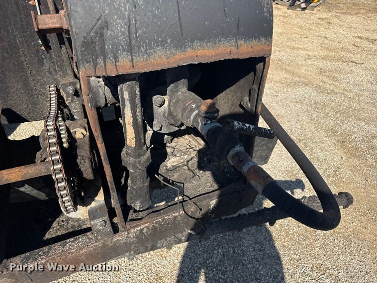 image for item EU6036 Oil distributor trailer