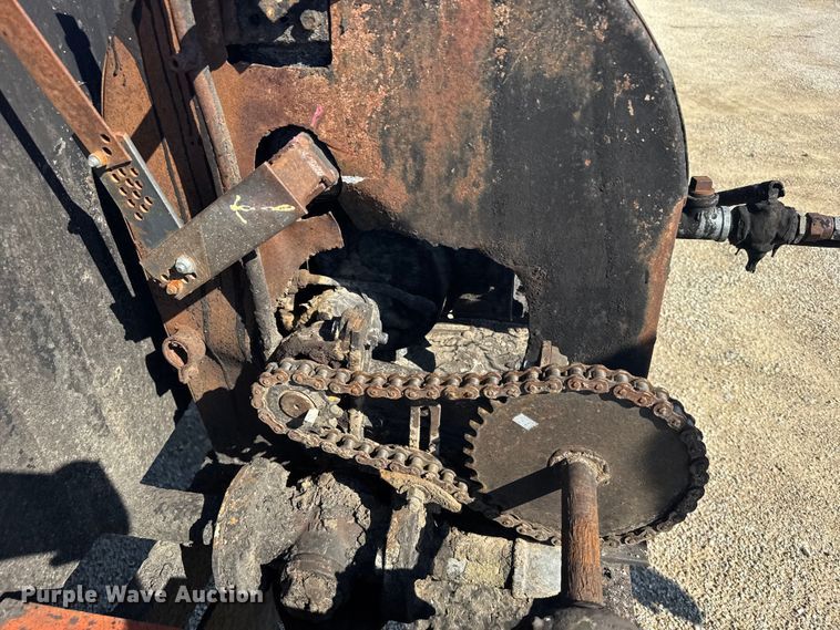 image for item EU6036 Oil distributor trailer