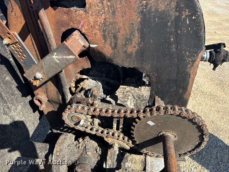 image for item EU6036 Oil distributor trailer