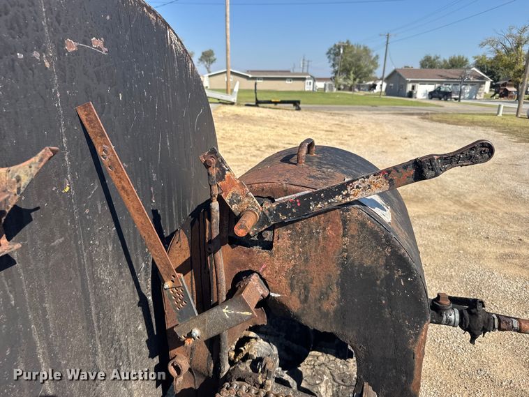 image for item EU6036 Oil distributor trailer