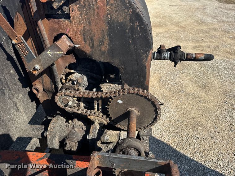 image for item EU6036 Oil distributor trailer