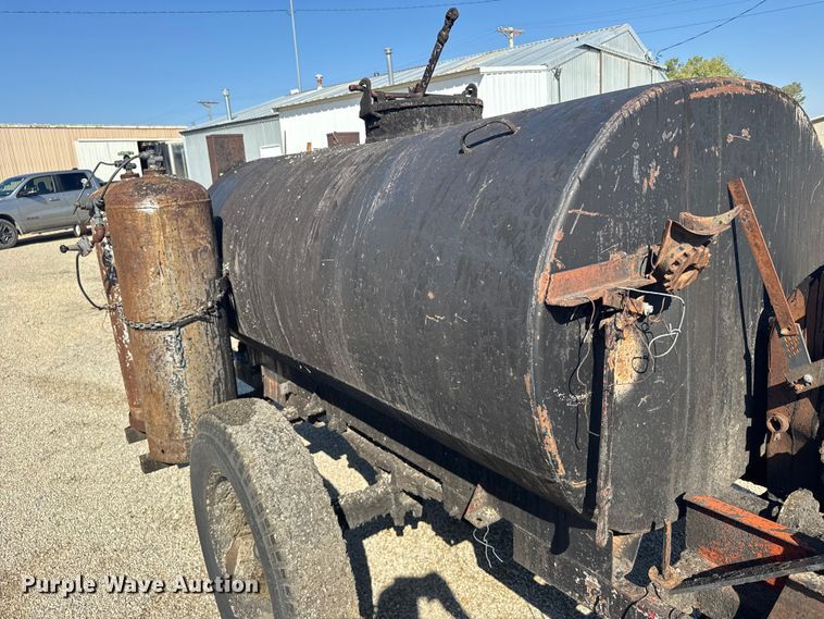 image for item EU6036 Oil distributor trailer