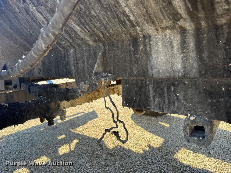 image for item EU6036 Oil distributor trailer