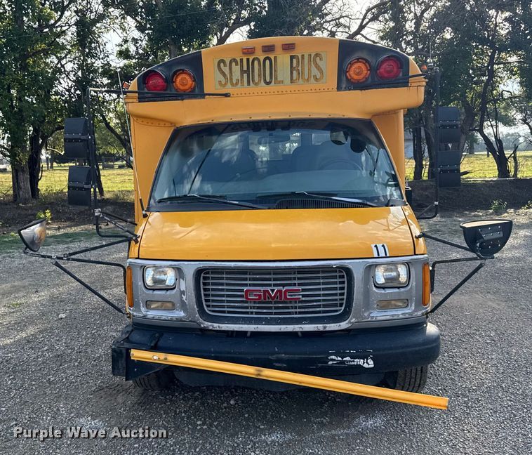 image for item EU6098 2001 Thomas Built 040MS school bus