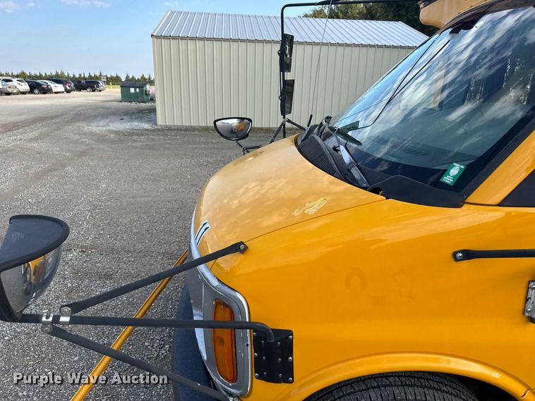 image for item EU6098 2001 Thomas Built 040MS school bus