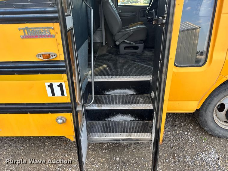 image for item EU6098 2001 Thomas Built 040MS school bus