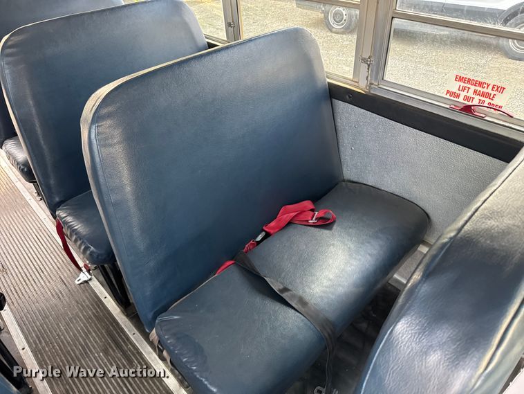 image for item EU6098 2001 Thomas Built 040MS school bus