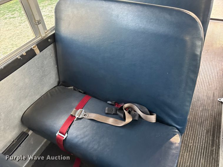 image for item EU6098 2001 Thomas Built 040MS school bus