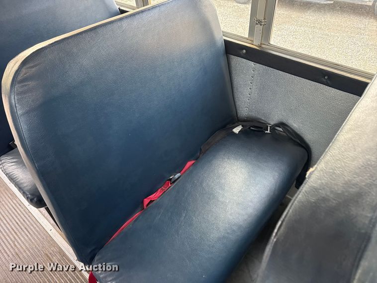 image for item EU6098 2001 Thomas Built 040MS school bus