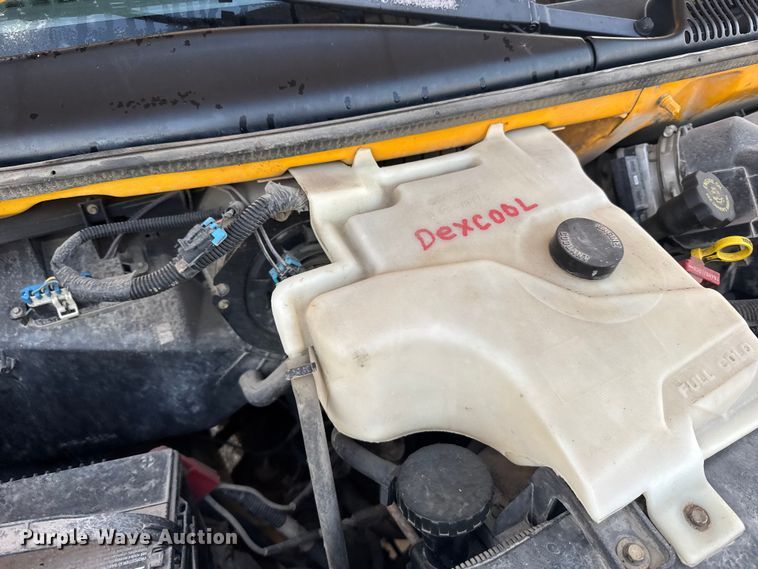 image for item EU6098 2001 Thomas Built 040MS school bus