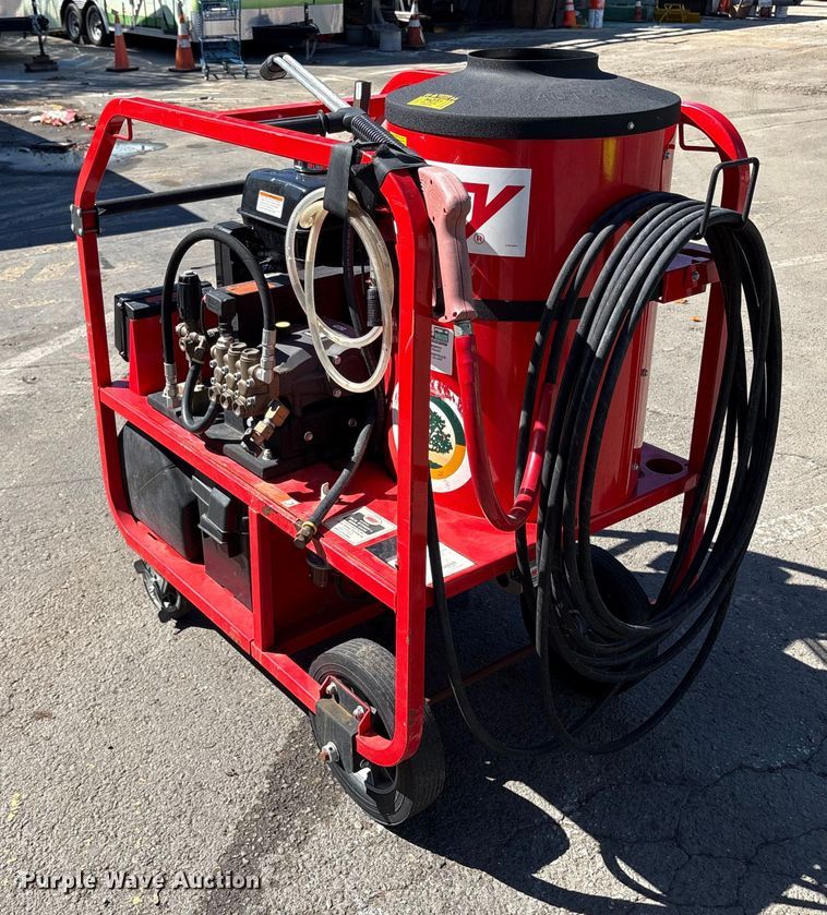 image for item EU8517 2011 Hotsy HM4035L.3 hot pressure washer