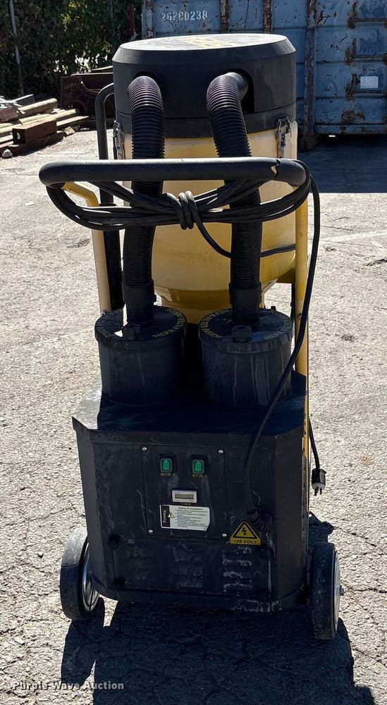 image for item EU8519 Sase Bull 240EBS vacuum